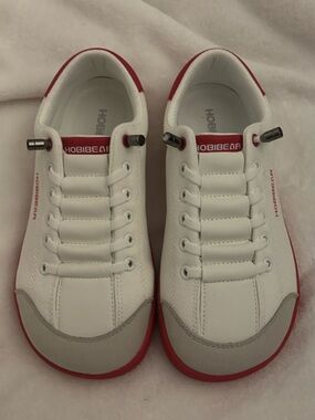 HOBIBEAR Women’s White and Red Low-Top Sneakers